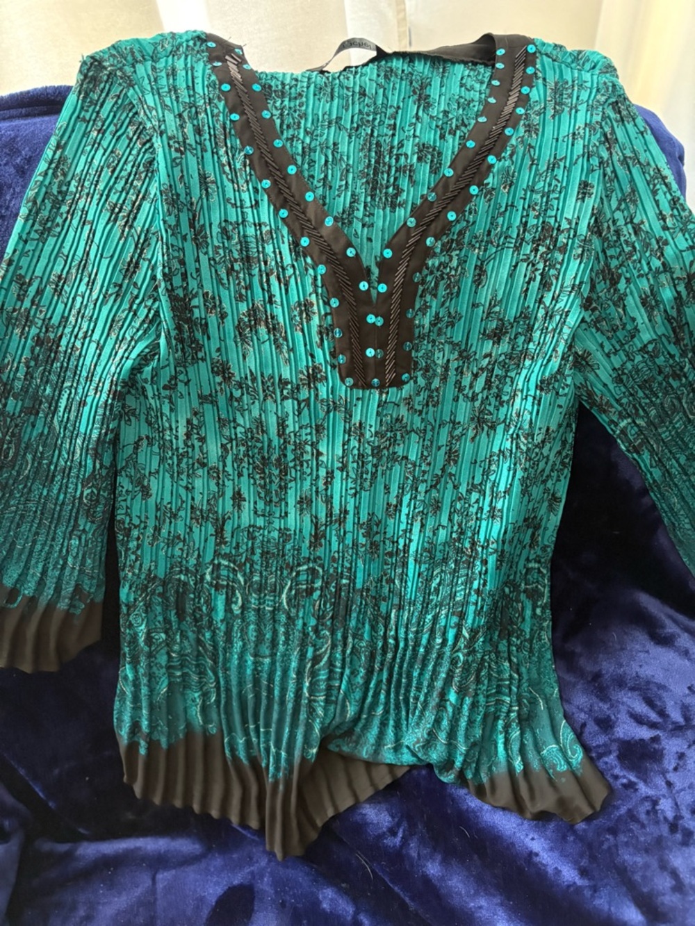 Zac & Rachel Teal and Black Pleated V-Neck Blouse
